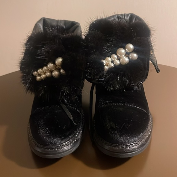 POKEMAOKE Velvet and Leather W/ Rabbit Fur Pearl Embellishing Boots Size 38/ 7.5 - Picture 7 of 11